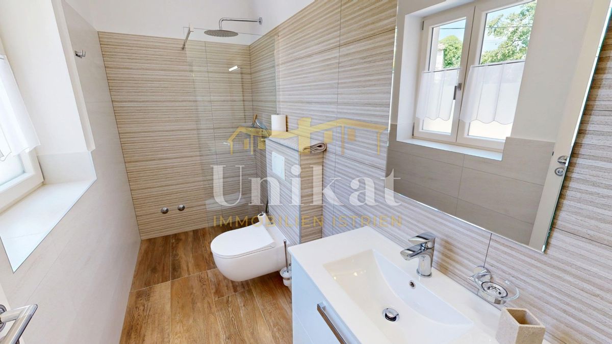 Hiša blizu Vižinade - vrt, bazen, 4 spalnice